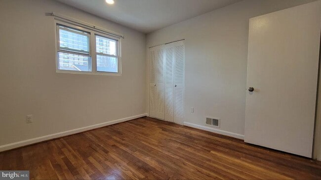 Building Photo - 121 Jasper Pl