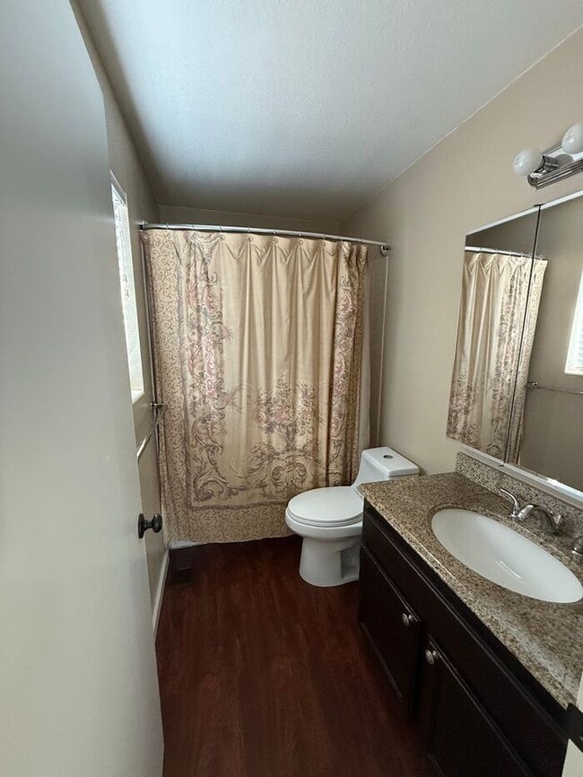 Building Photo - 2 BEDROOM 2BATHROOM WITH 2 CAR GARAGE IN HEART OF MIDTOWN