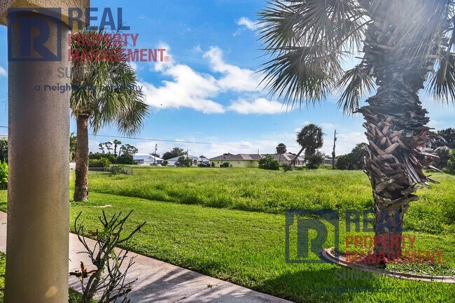Building Photo - 230 Rotonda Blvd W