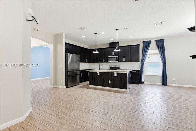 Building Photo - 1034 Chelan Falls Dr
