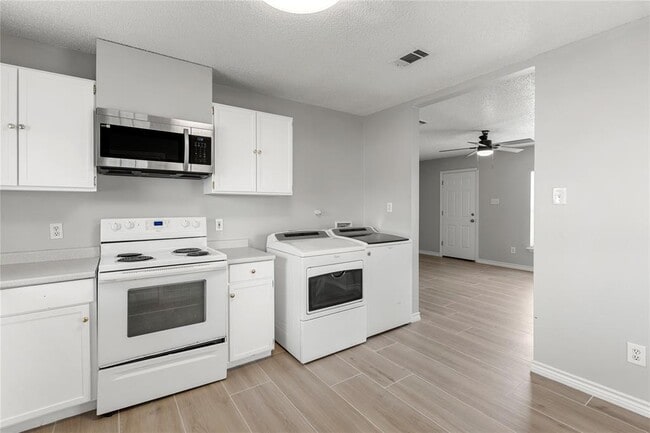 Building Photo - 108 Gm Ln