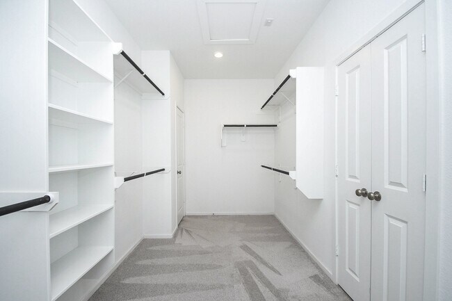 Building Photo - 6319 Seafoam Lake Dr