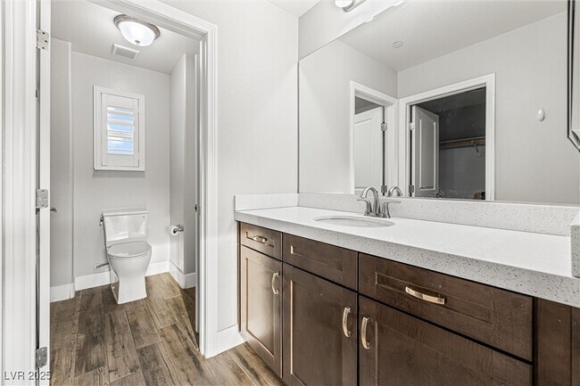 Building Photo - 4631 Amazing View St