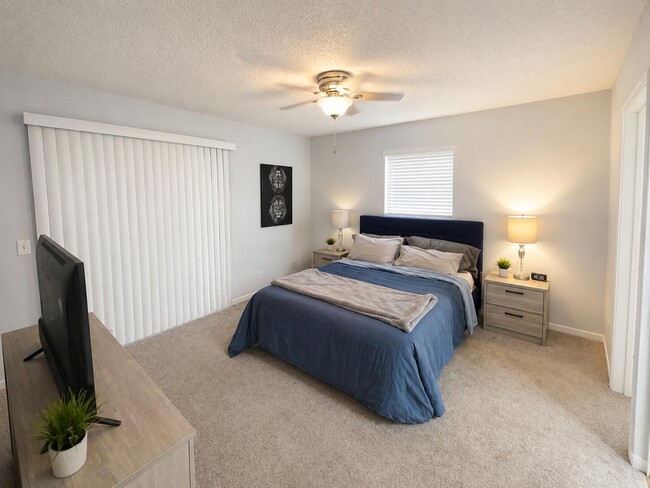 Building Photo - 9262 Green Meadows Way