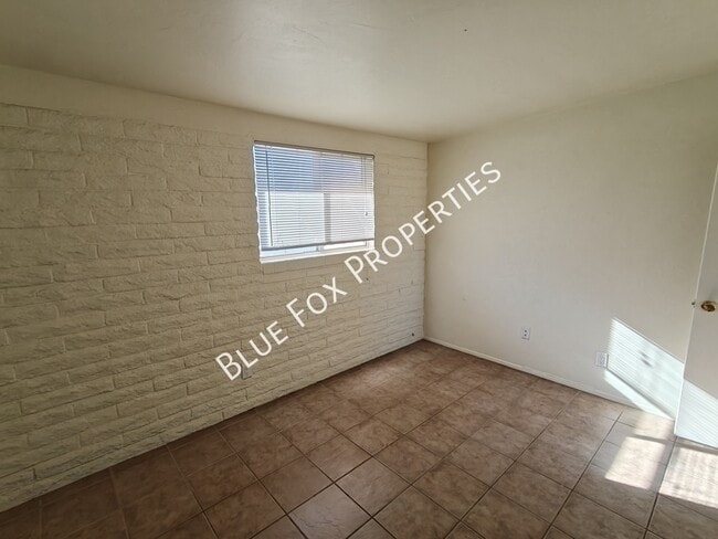 Building Photo - 3755 S Amos Pl