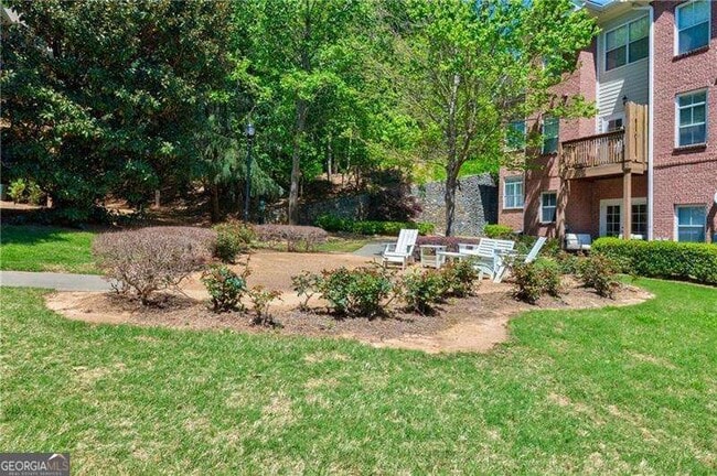 Building Photo - 5510 Glenridge Park NE