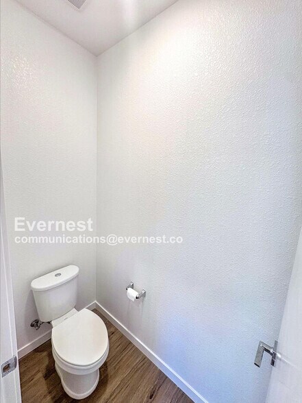 Building Photo - 6117 Bridgecross Dr