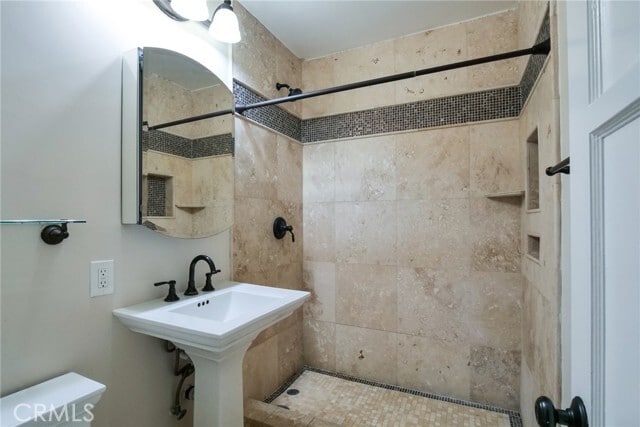 Building Photo - 5529 Graywood Ave