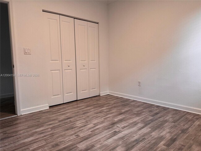 Building Photo - 154 SE 23rd Terrace