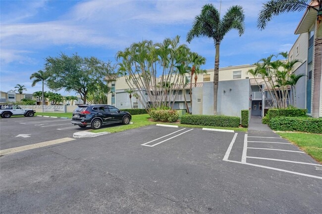 Building Photo - 4600 SW 67th Ave