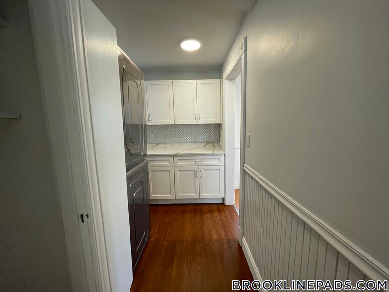 Building Photo - 79 Brook St