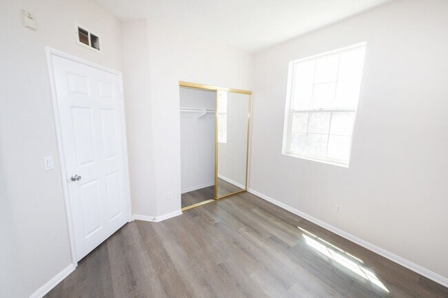 Building Photo - Amazing 3 Bedroom Condo available now! Chula Vista / Eastlake / Otay Ranch Area