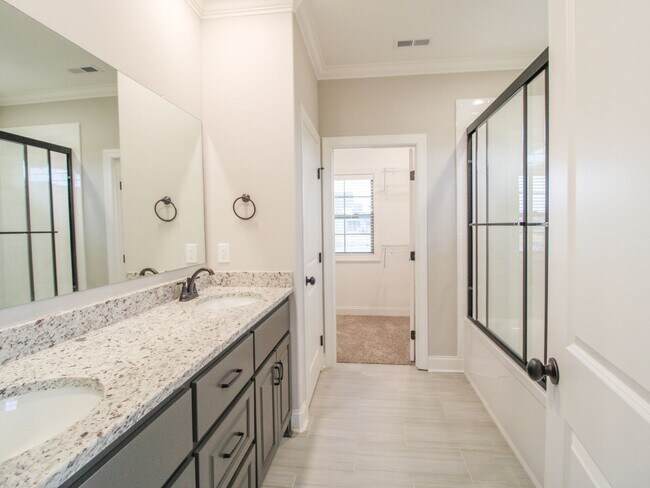 Building Photo - Beautiful two story home at Whispering Pines!