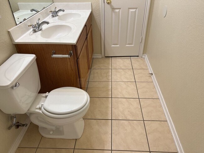 Building Photo - 5302 Jitterbug Ct