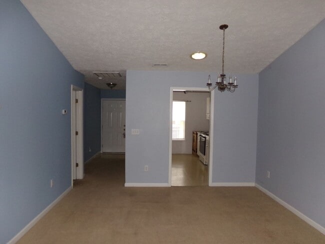 Building Photo - Location, Location, Location!!