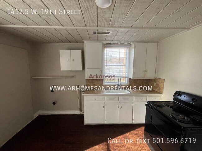 Building Photo - 1417.5 W 19th St