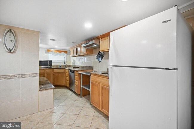 Building Photo - 4221 16th St NW