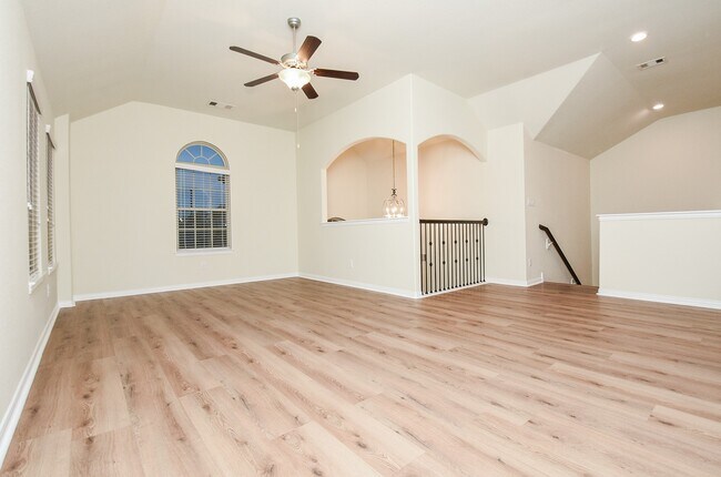 Building Photo - 18618 Weeping Spring Dr