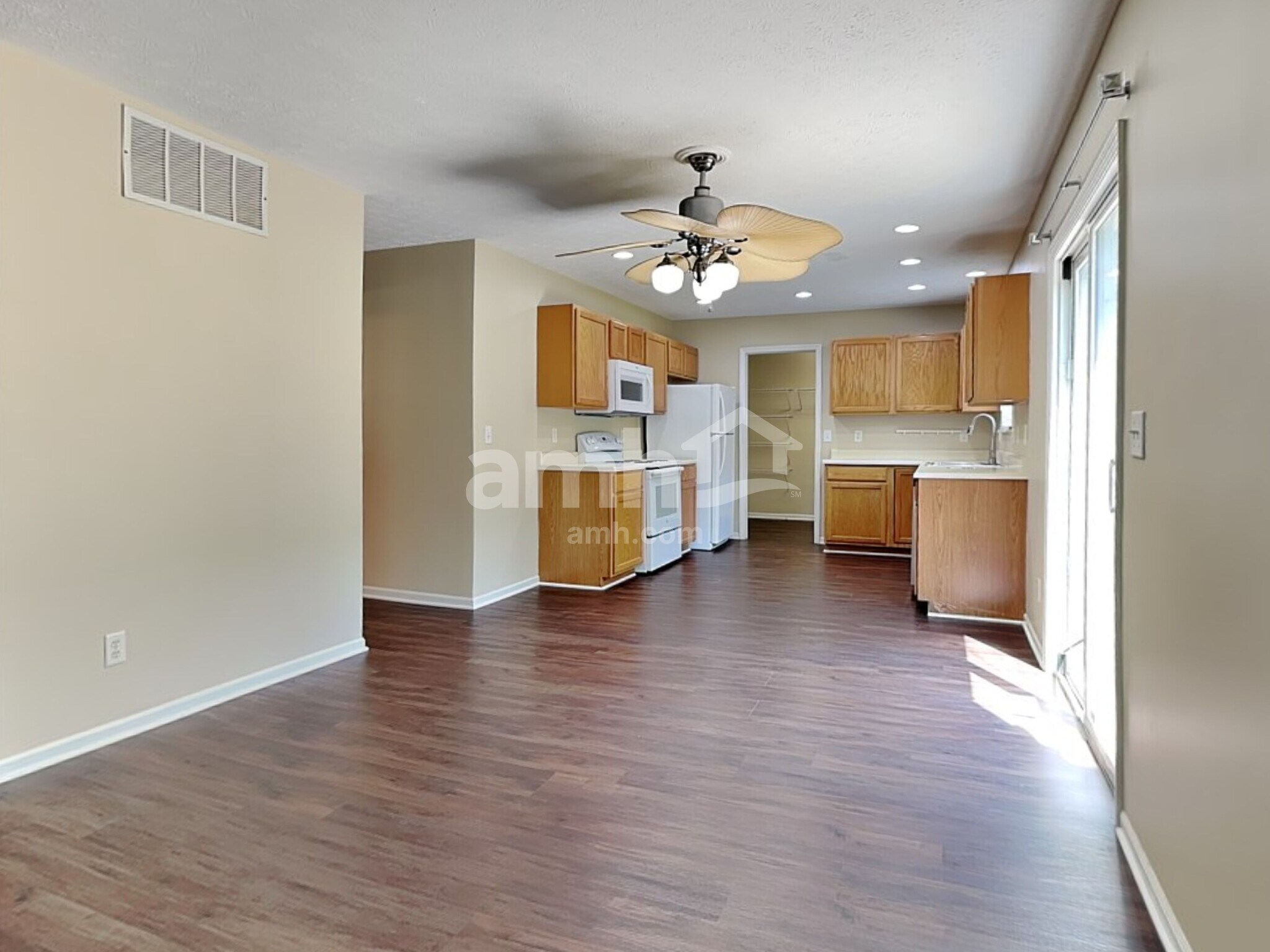 Building Photo - 3455 Lakebrook Ct
