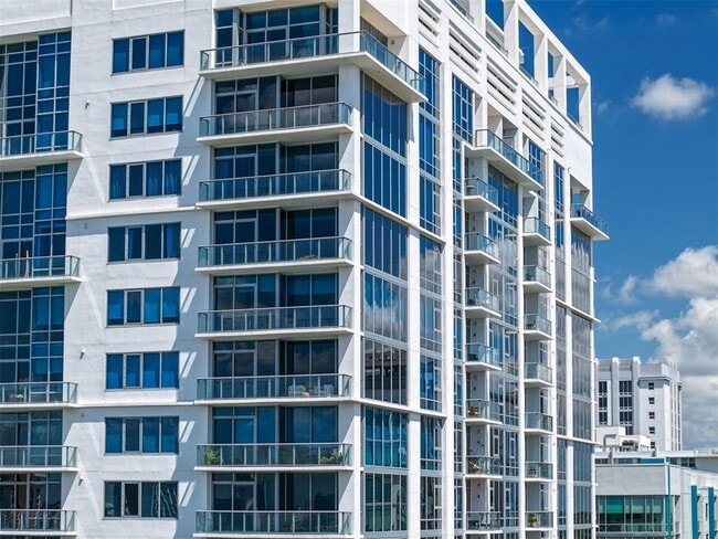 Building Photo - 260 S Osceola Ave