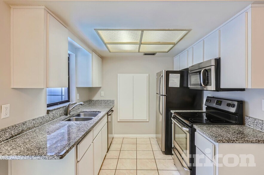 Building Photo - 6804 120th Pl