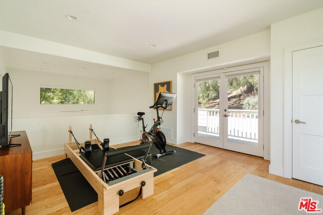 Building Photo - 2261 Vasanta Way