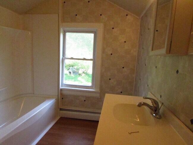 Building Photo - Home in the Country with Laundry Connections!