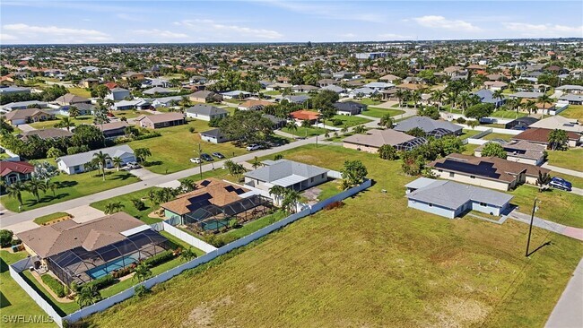 Building Photo - 4421 SW 14th Pl