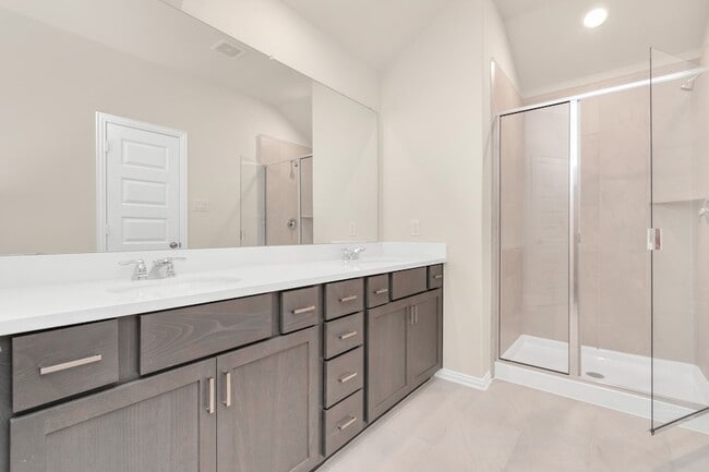 Building Photo - 1502 Revolution Way