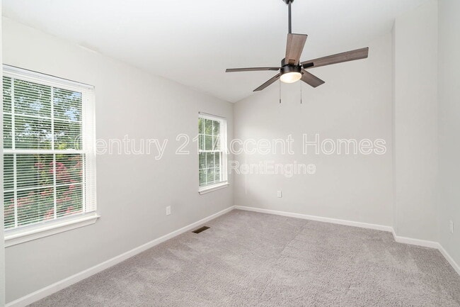 Building Photo - 5249 Spring Branch Blvd