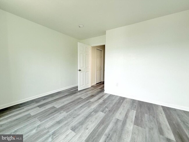 Building Photo - 1520 S Myrtlewood St