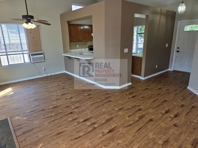 Building Photo - Check out this wonderful 3.0 bedroom, 2.0 ...