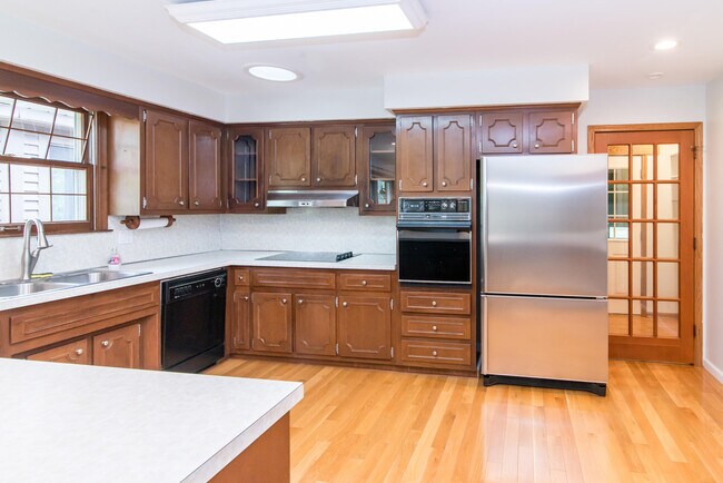 Building Photo - 6868 Crane Rd