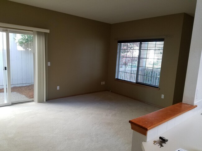 Building Photo - 8717 Wallingford Ln NE