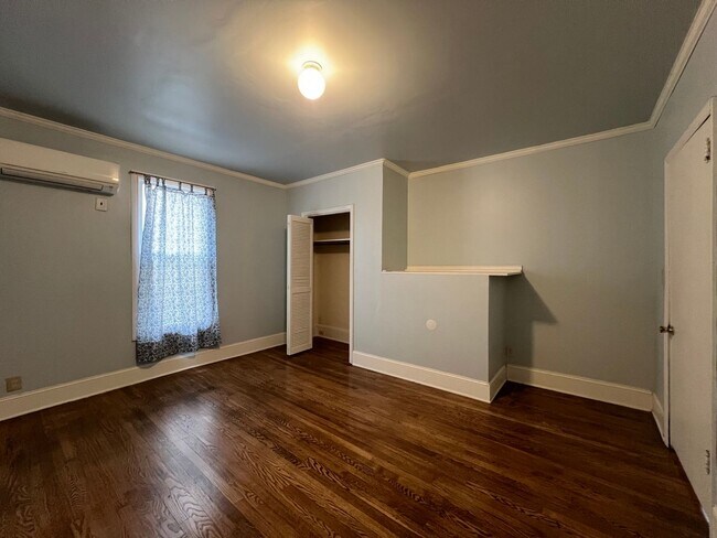 Building Photo - 3 bed and 2 bath house in downtown Johnson City