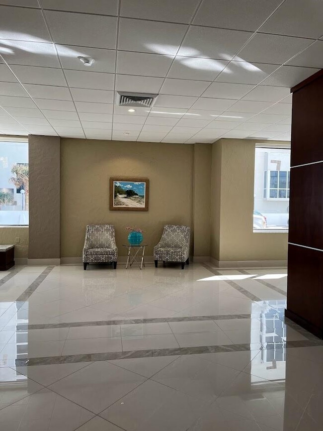 Building Photo - 4250 Galt Ocean Dr