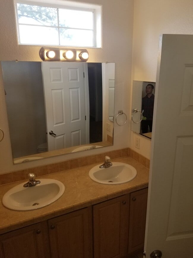 Building Photo - Great Location! 3 Bed, 2 Bath West-Flagsta...