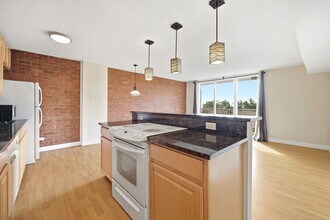 Building Photo - 1800JPA #912