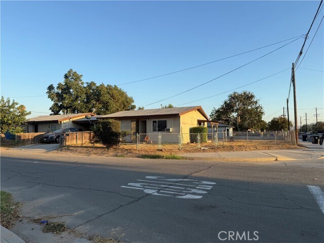 Building Photo - 26511 Fresno St