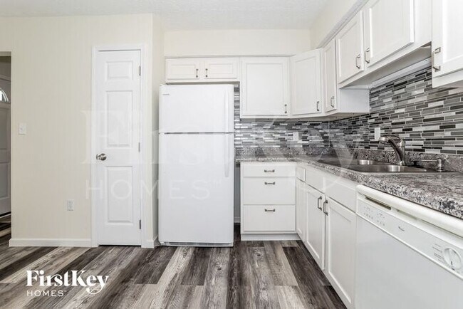 Building Photo - 1605 Rock Creek Dr