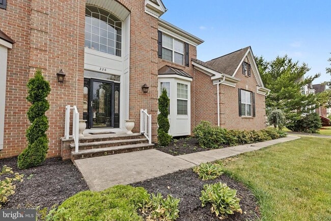 Building Photo - 228 Leffler Cir