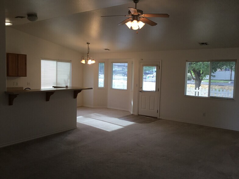 Building Photo - 2942 Trinity Peaks Way