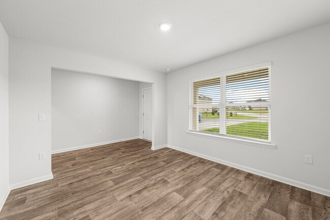 Building Photo - 5832 Viking Wy