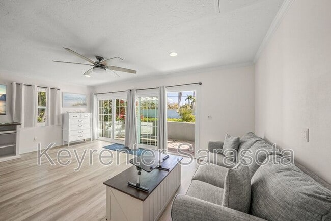 Building Photo - 8560 Heron Lagoon Cir