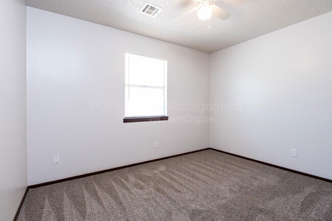 Building Photo - 1826 S Laura St