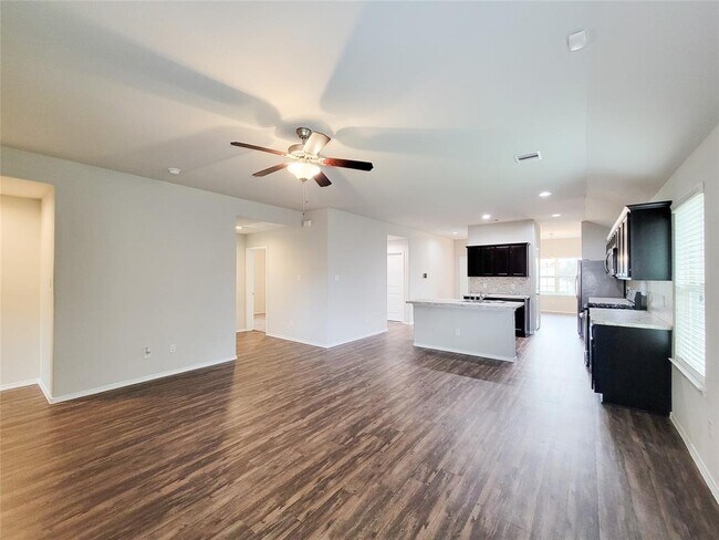Building Photo - 6011 Diantha St