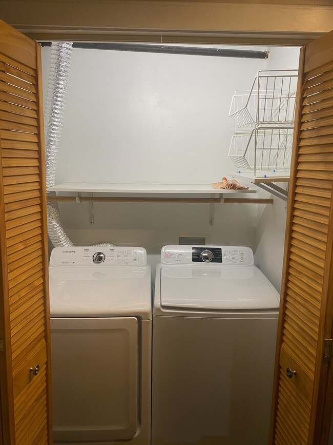 In-Unit washer & dryer - 201 Lamkin St