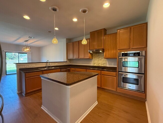 Building Photo - 2250 Howry Dr