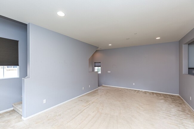 Building Photo - *** SPECTACULAR 3/2.5 TOWNHOUSE IN OTAY RA...