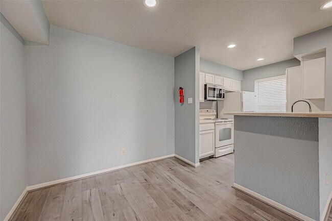 Building Photo - 14600 Fonmeadow Dr